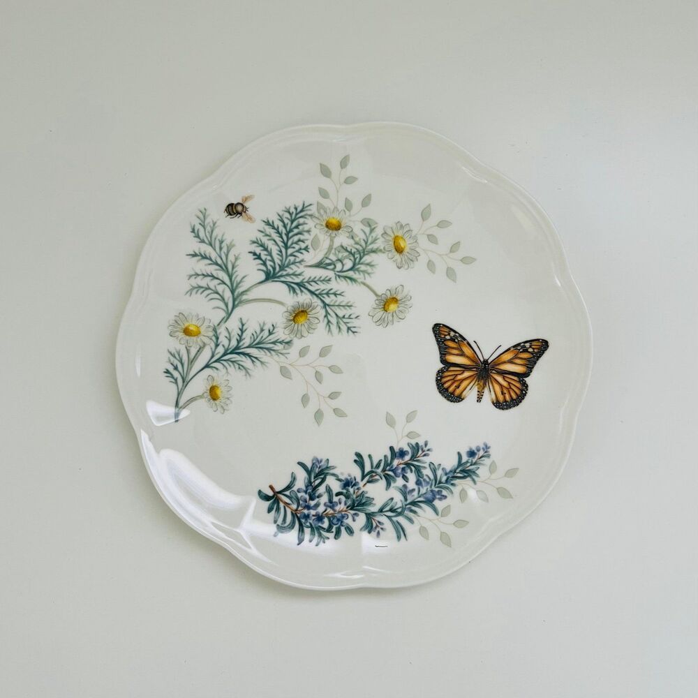 LENOX Butterfly Meadow Herbs Scalloped Edge Monarch Butterfly Accent Plate